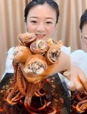 小章鱼吃瓜,一场奇妙的海洋美食之旅